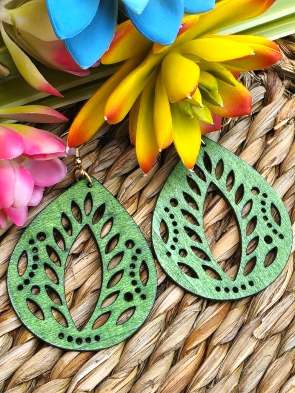 Earrings. Green Leaf Shaped. Wooden. Pierced. NWT. - Picture 3 of 4